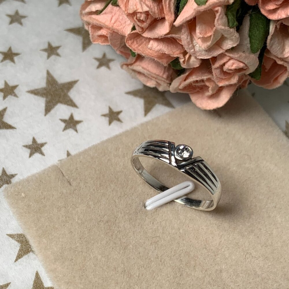 NEW Size 4.75 Sterling Silver & Cubic Zirconia Ring